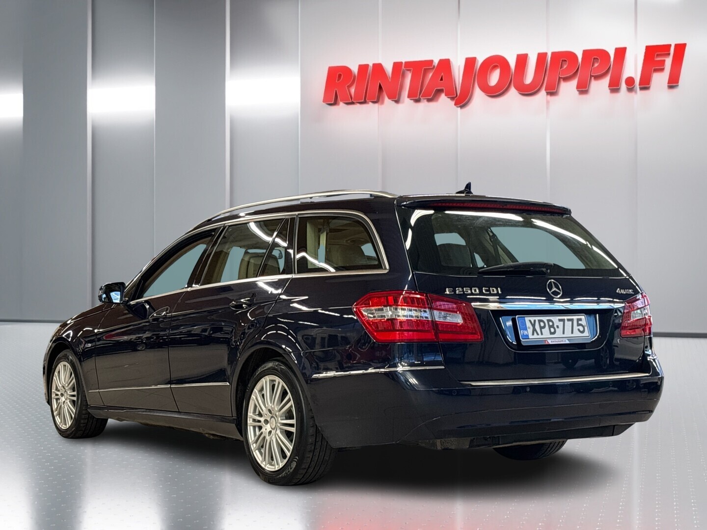 MERCEDES-BENZ E 2012