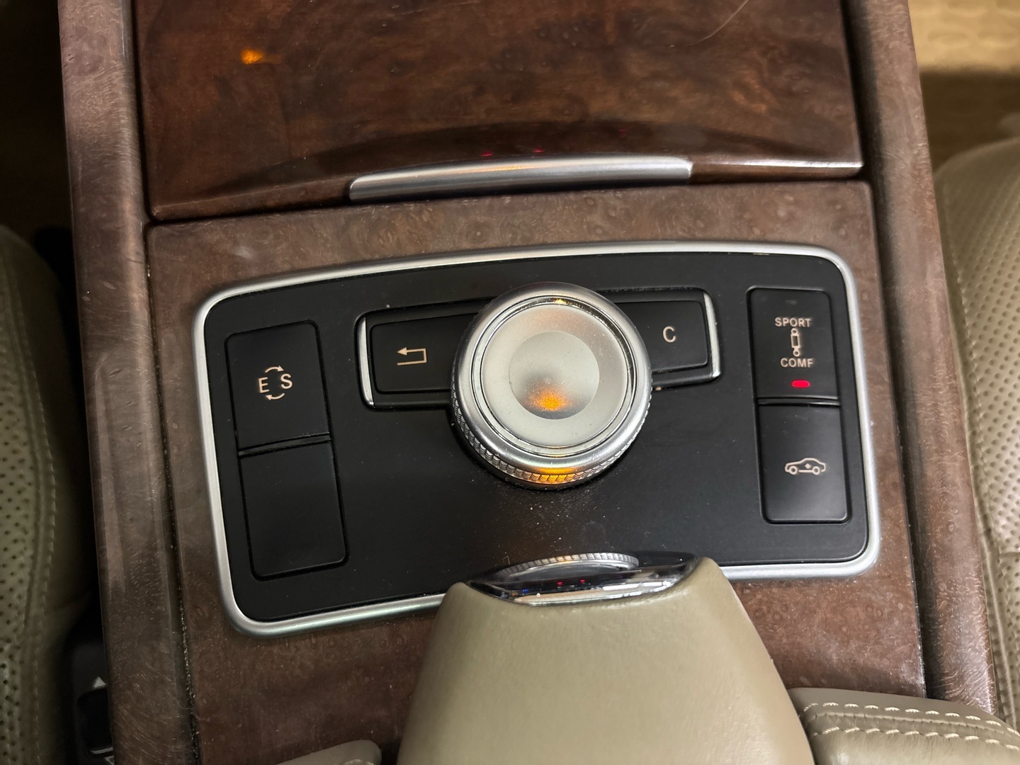 MERCEDES-BENZ E 2012