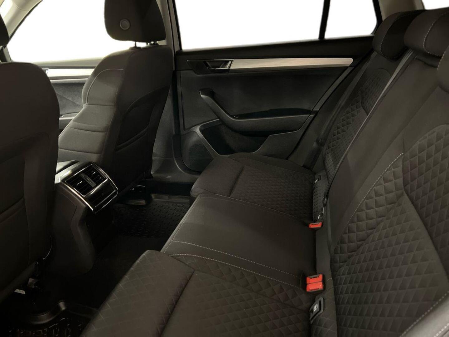 SKODA Superb 10