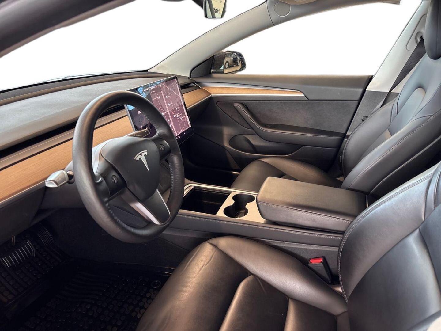 TESLA Model 3 2021