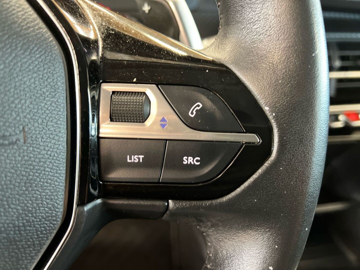 PEUGEOT 2008 2022