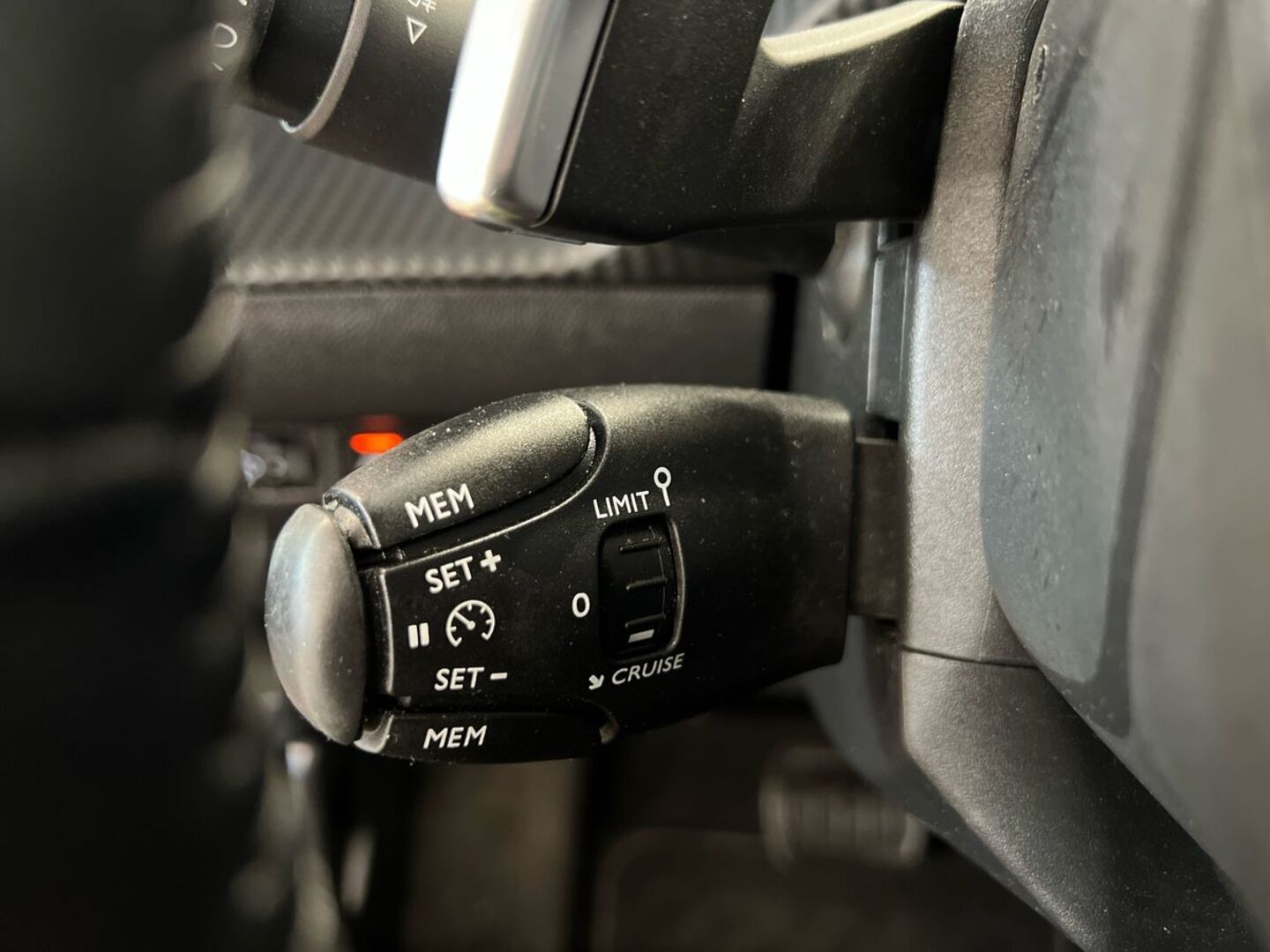 PEUGEOT 2008 2022