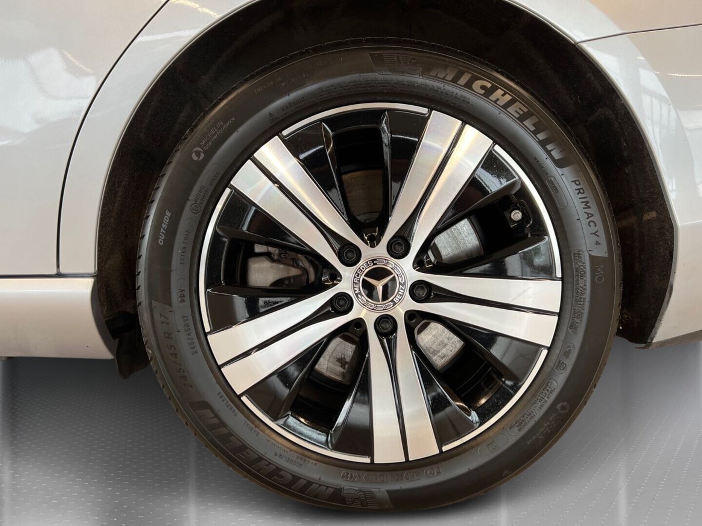 MERCEDES-BENZ C 2023