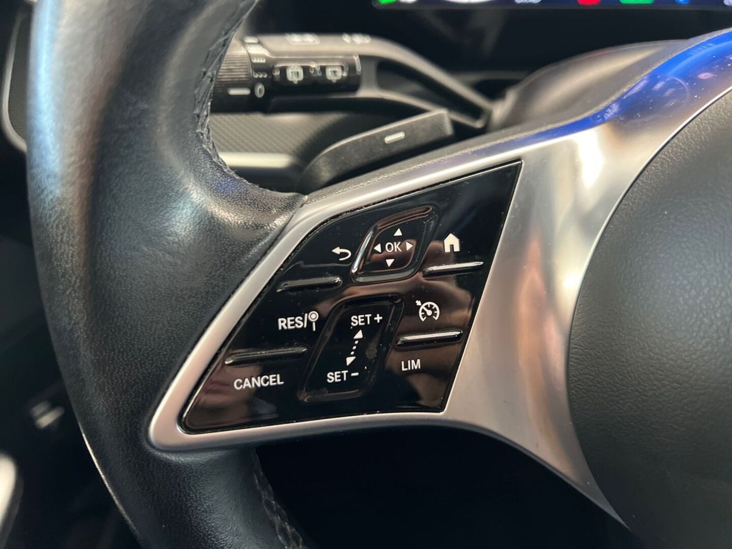 MERCEDES-BENZ C 2023