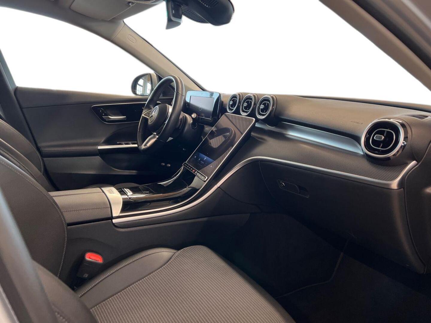 MERCEDES-BENZ C 2023