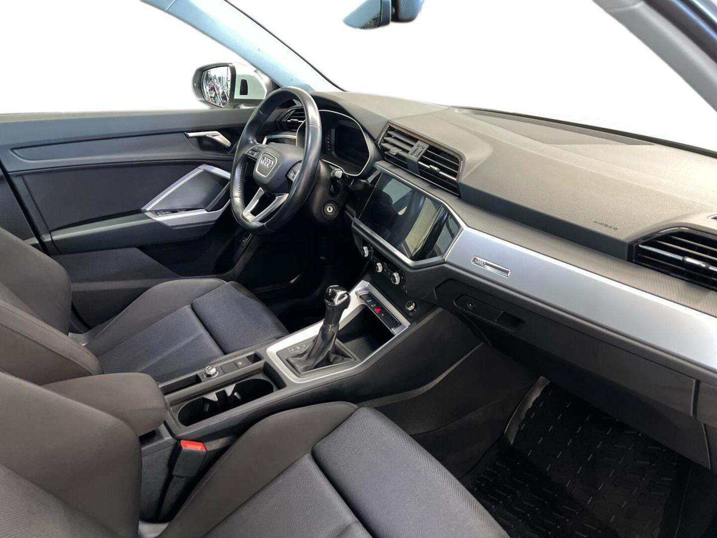 AUDI Q3 2019