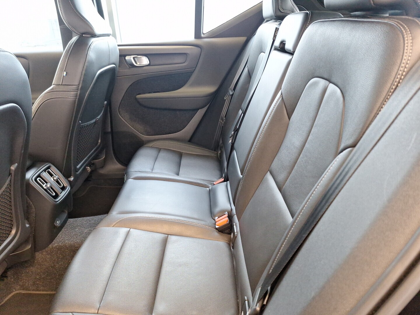 VOLVO XC40 2021