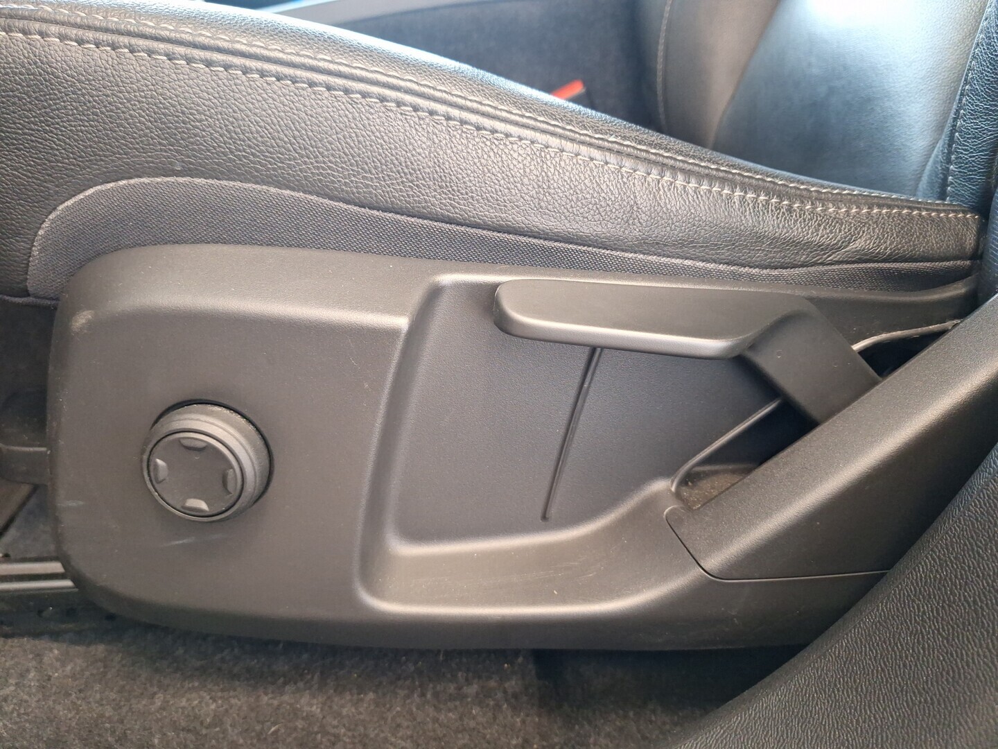 VOLVO XC40 2021