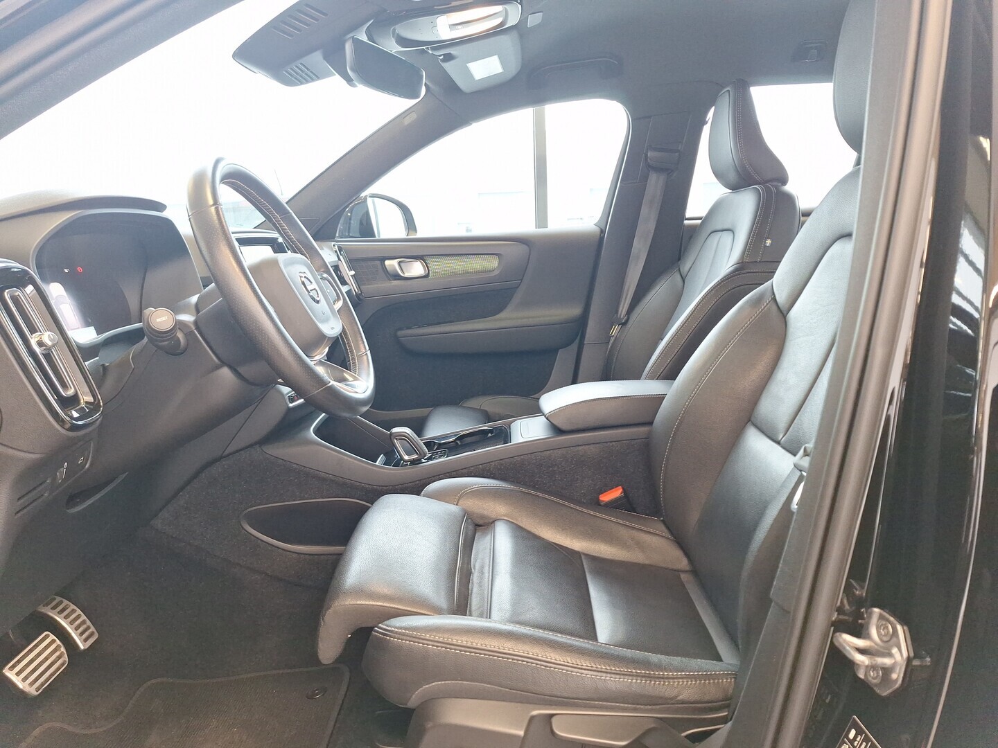 VOLVO XC40 2021