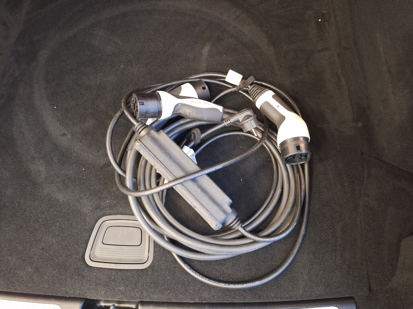 MERCEDES-BENZ EQC 2021