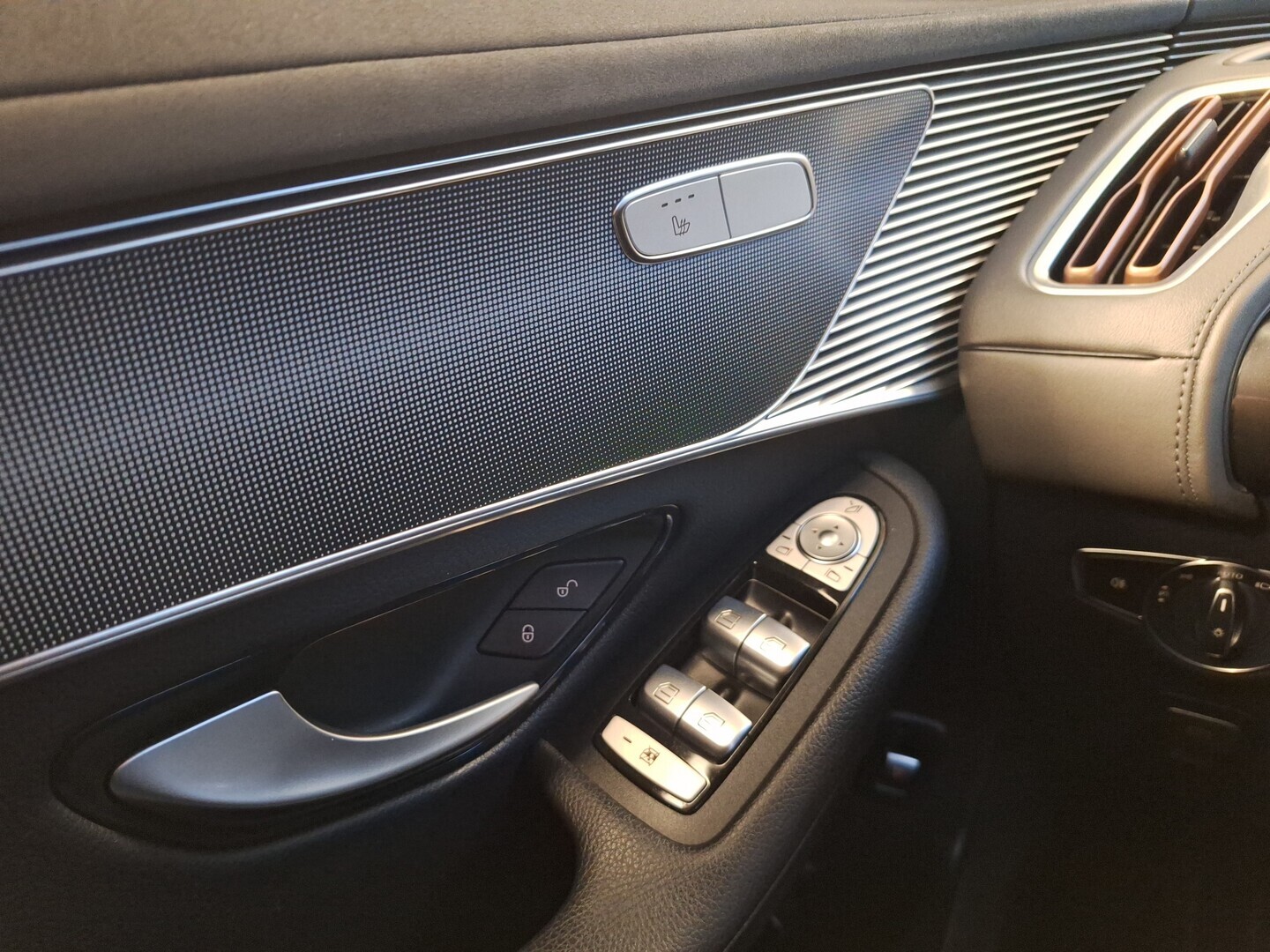 MERCEDES-BENZ EQC 2021