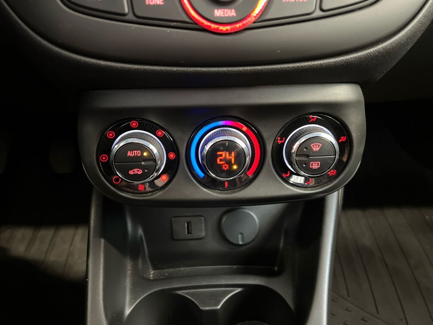 OPEL Corsa 24