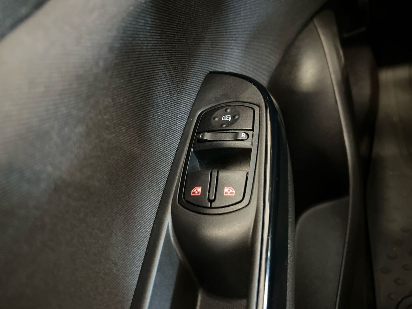 OPEL Corsa 27