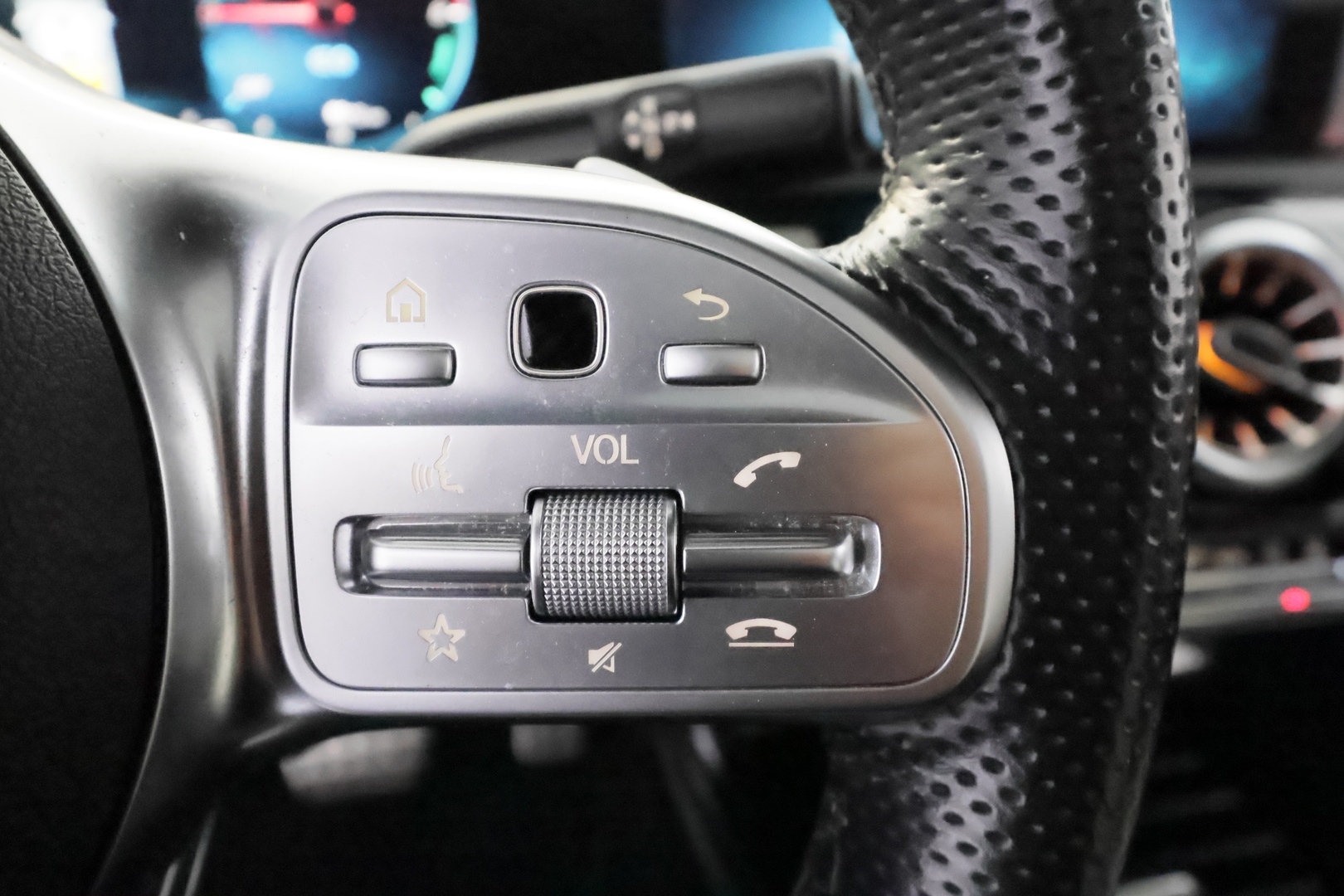 MERCEDES-BENZ CLA 2021