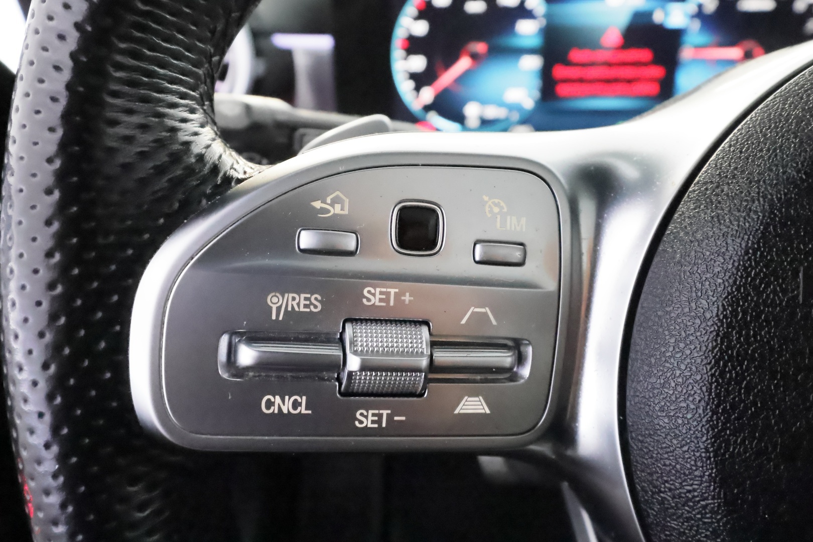 MERCEDES-BENZ CLA 2021