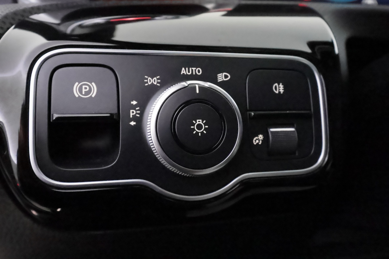 MERCEDES-BENZ CLA 2021