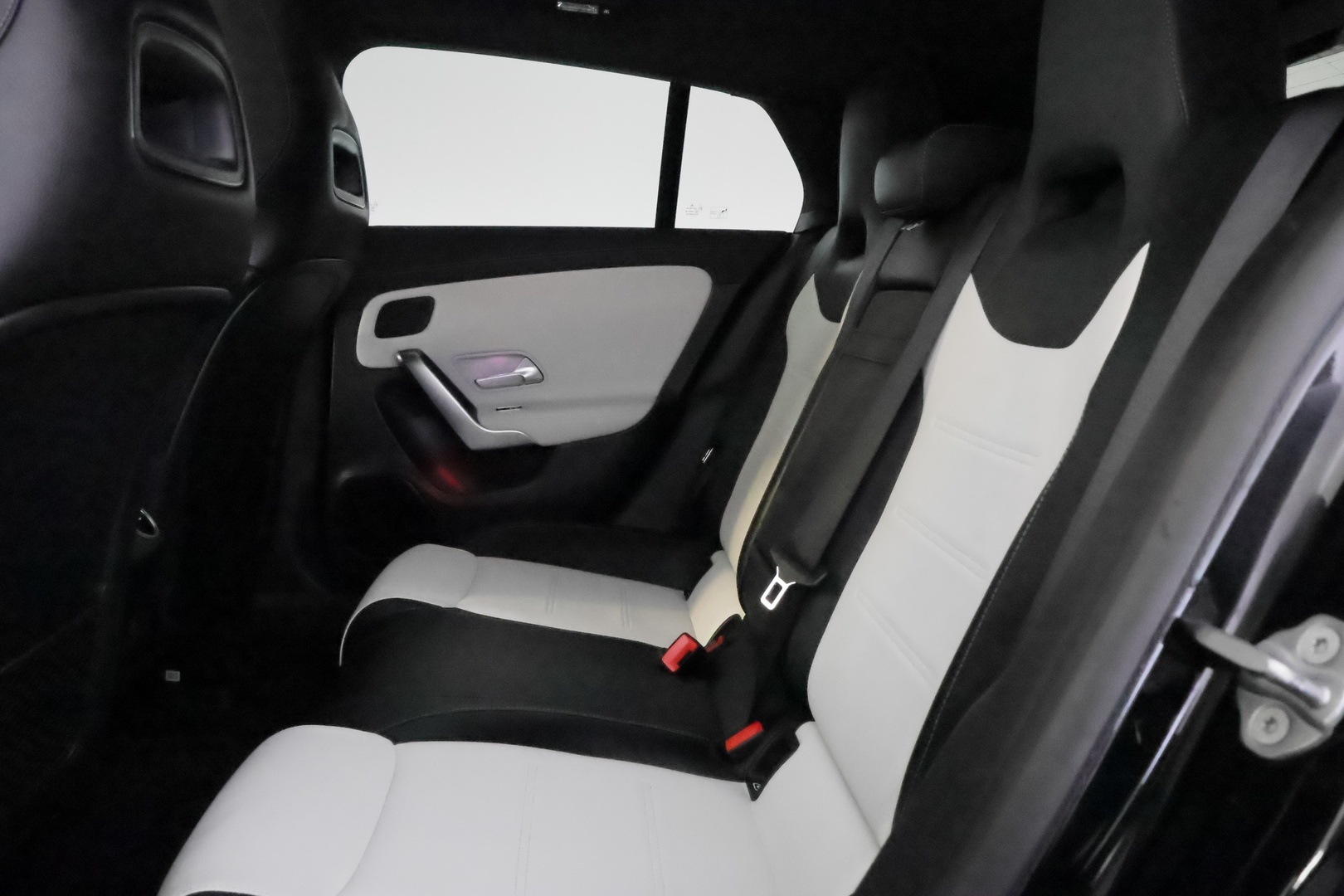 MERCEDES-BENZ CLA 2021