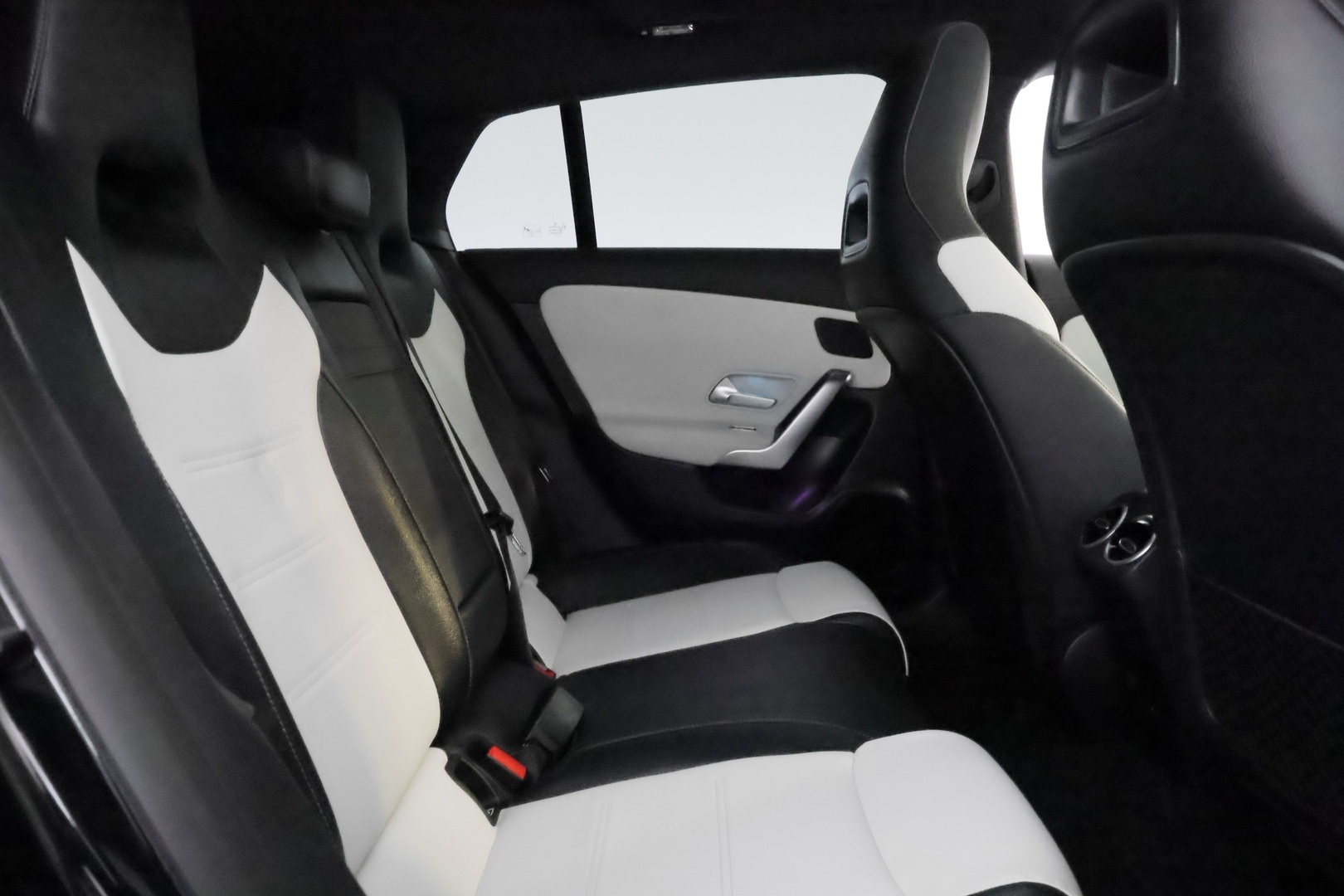 MERCEDES-BENZ CLA 2021