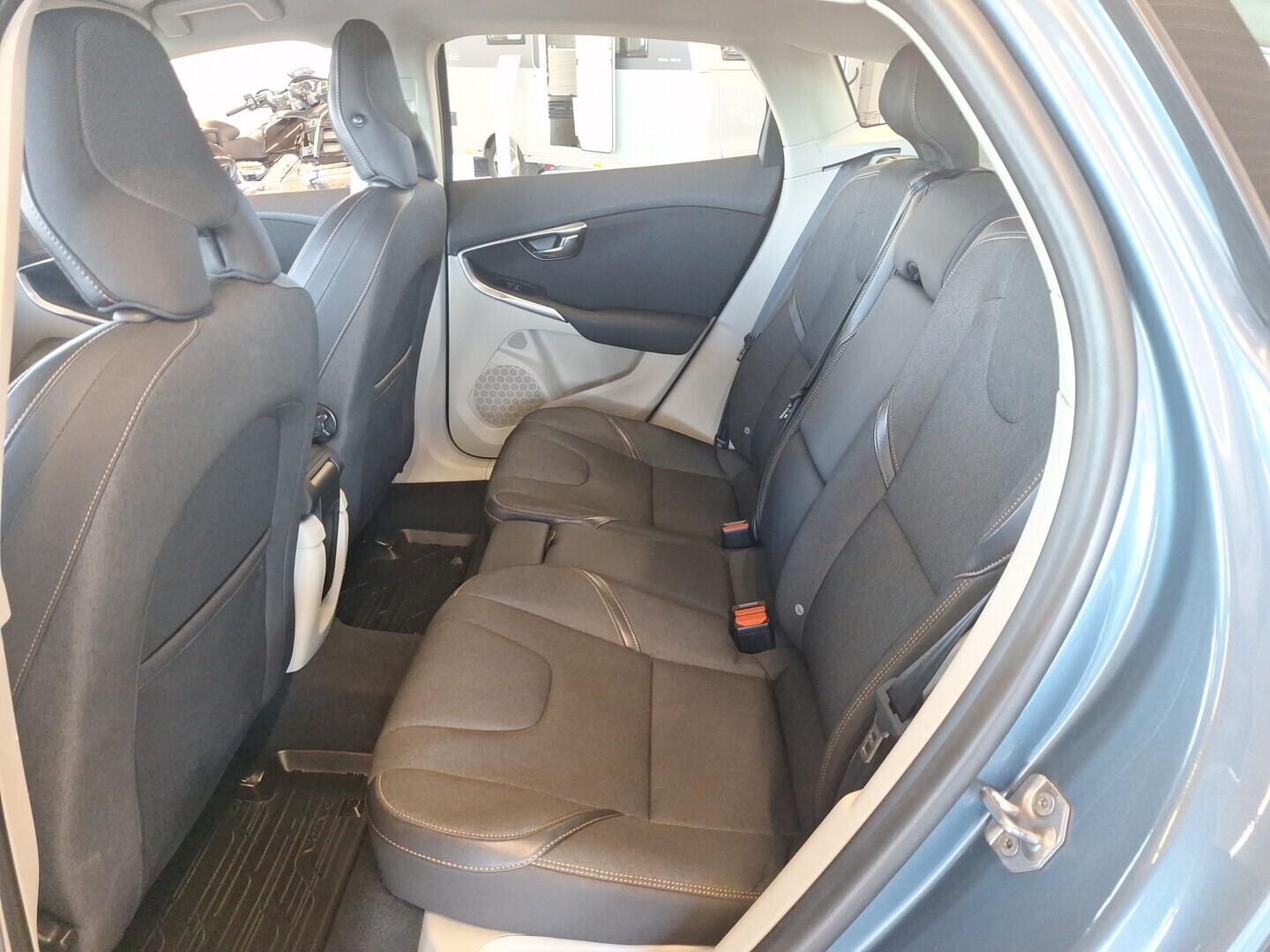 VOLVO V40 Cross Country 2014
