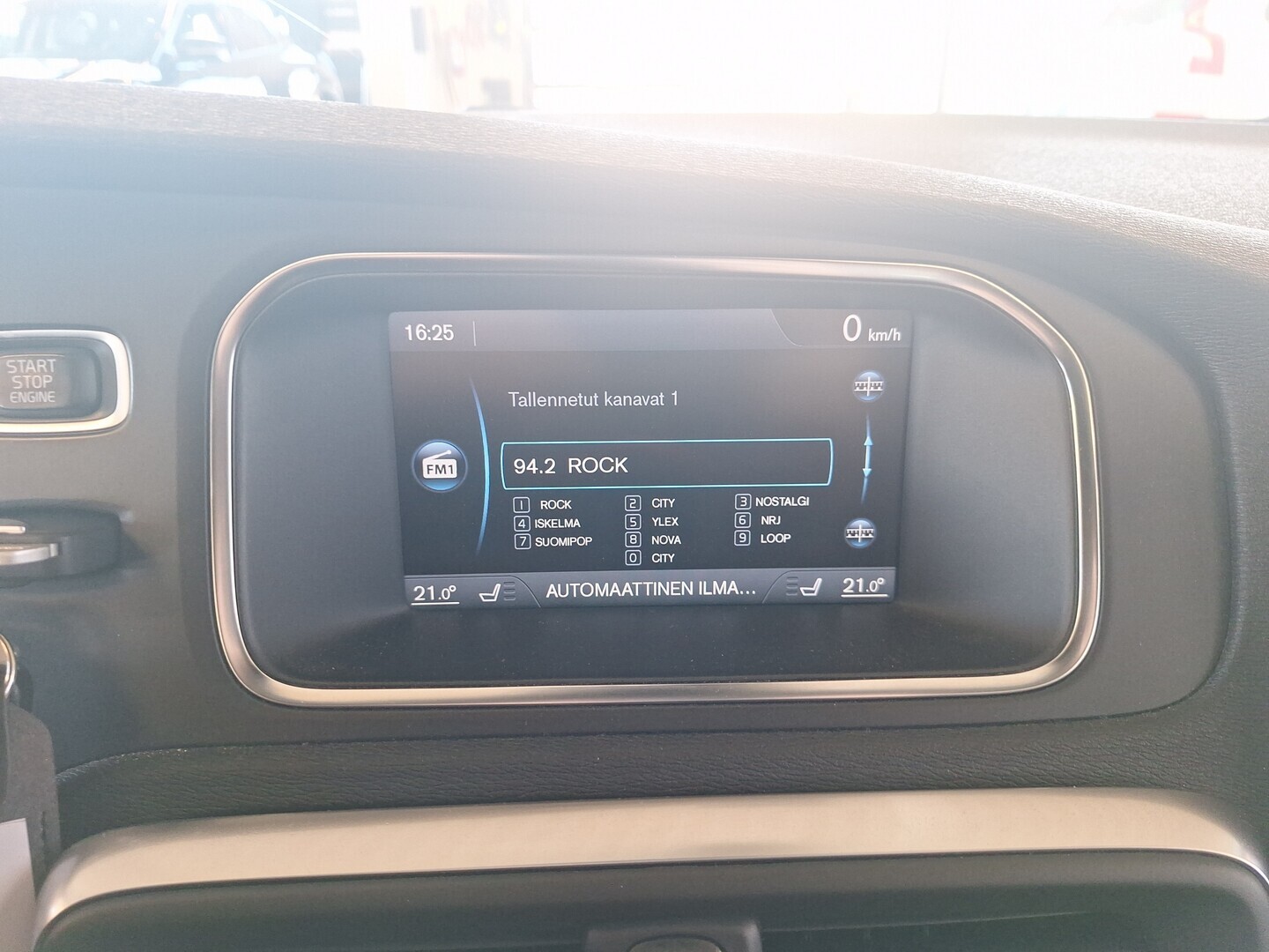 VOLVO V40 Cross Country 2014