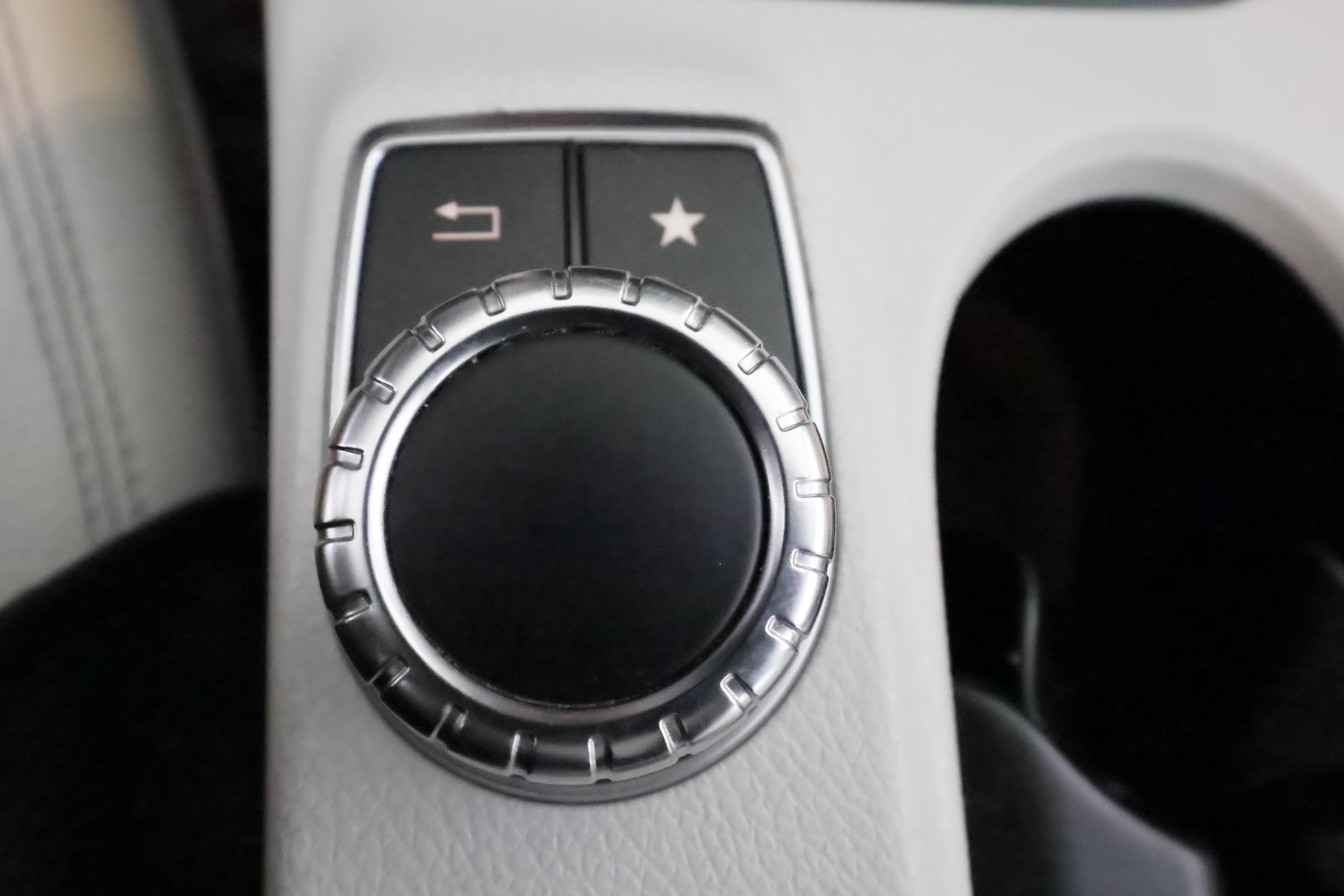 MERCEDES-BENZ B 2018