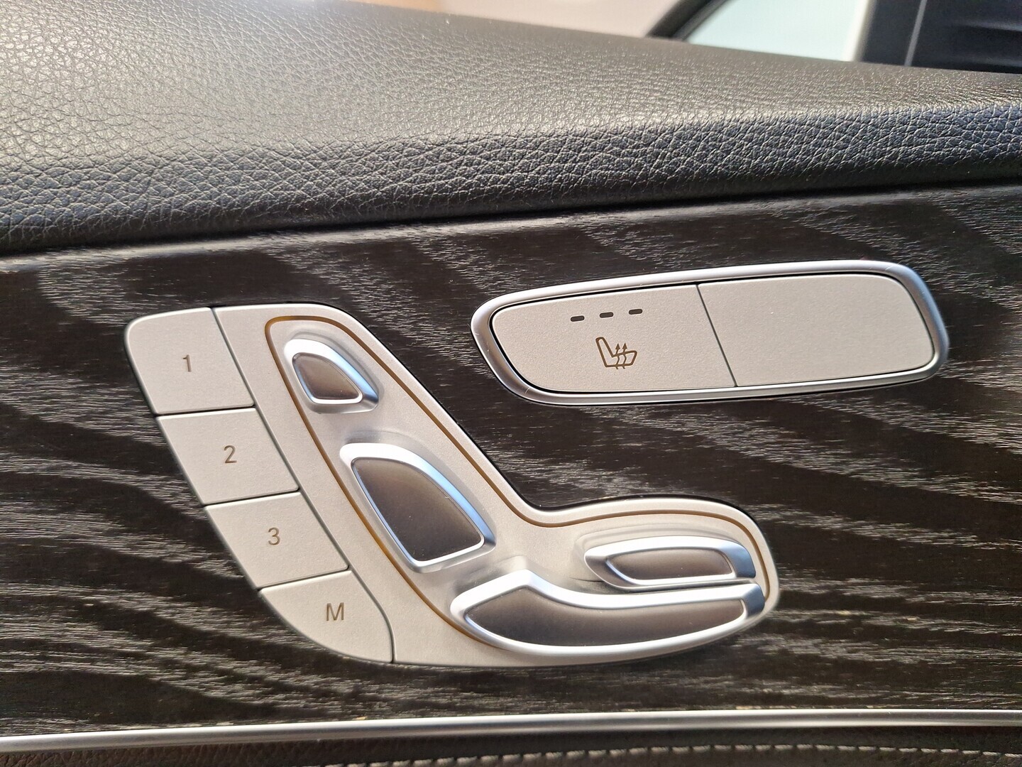 MERCEDES-BENZ C 2015