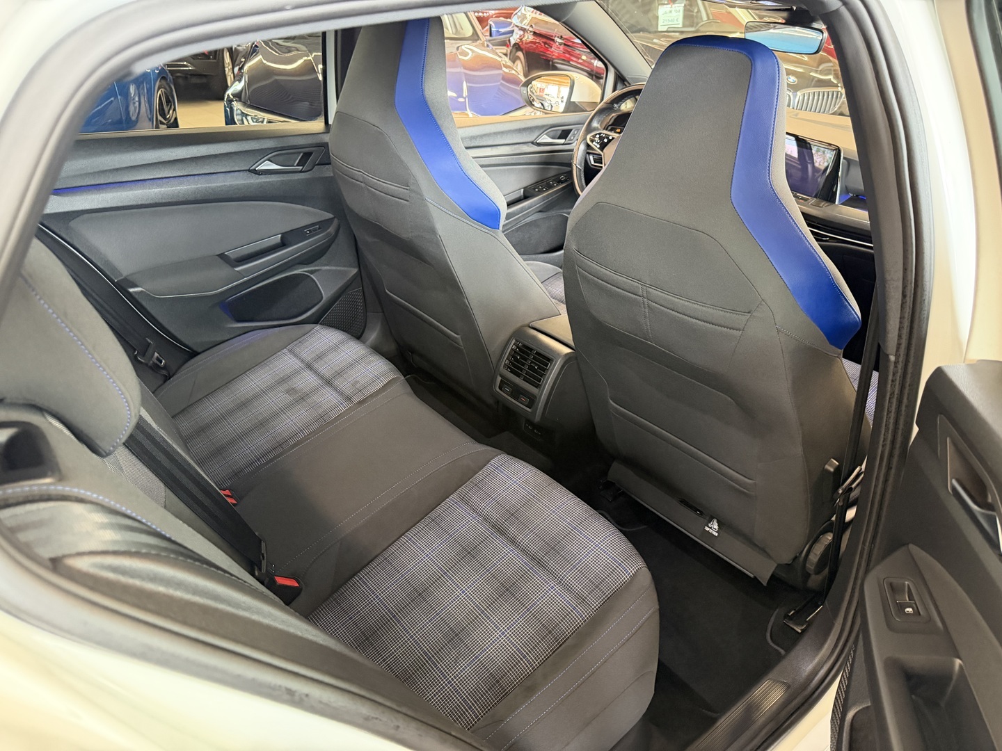 VOLKSWAGEN Golf 2021