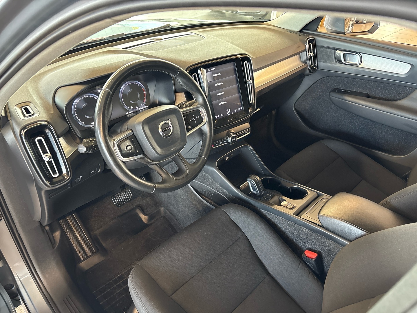 VOLVO XC40 2019