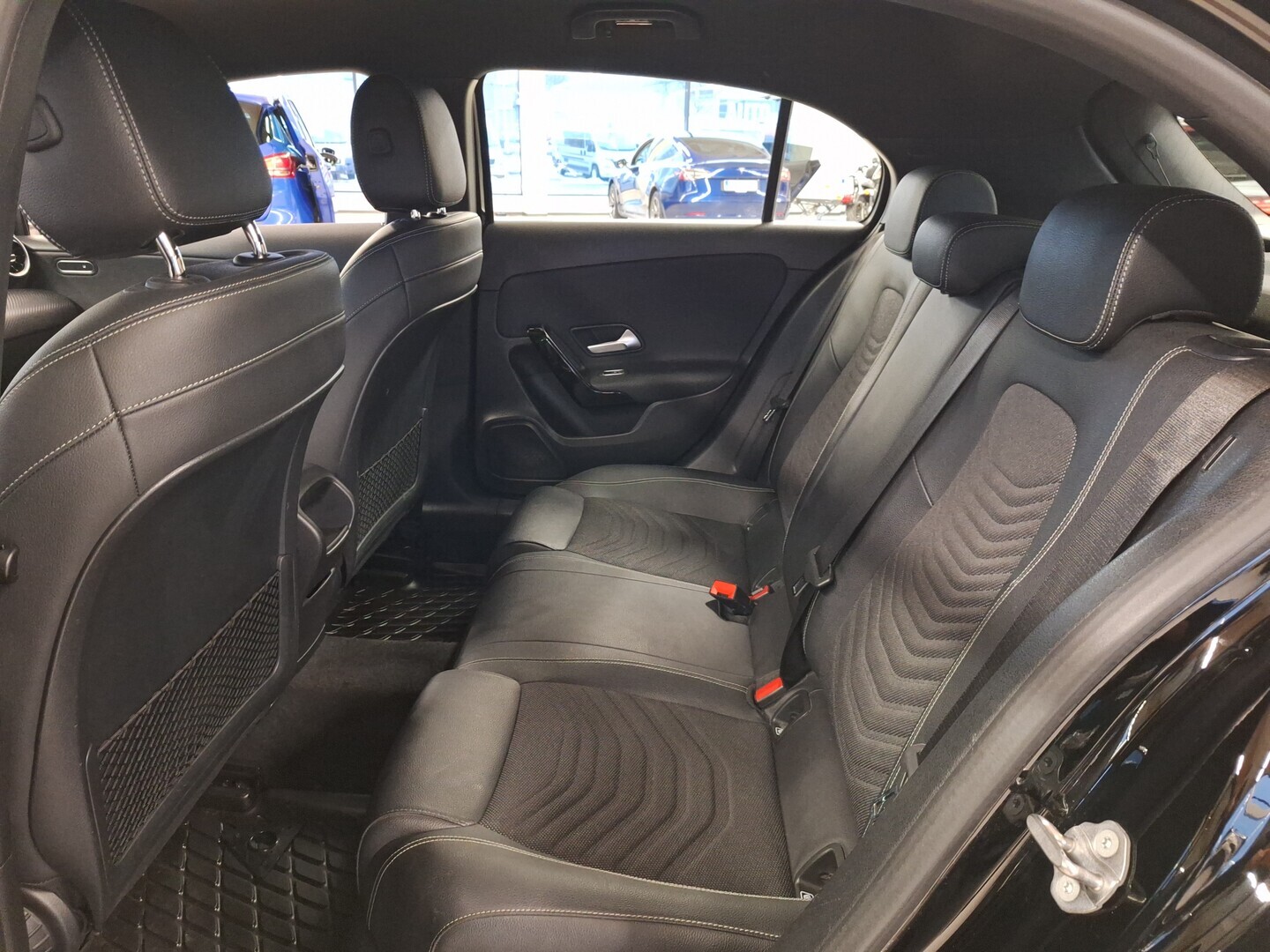 MERCEDES-BENZ A 2020