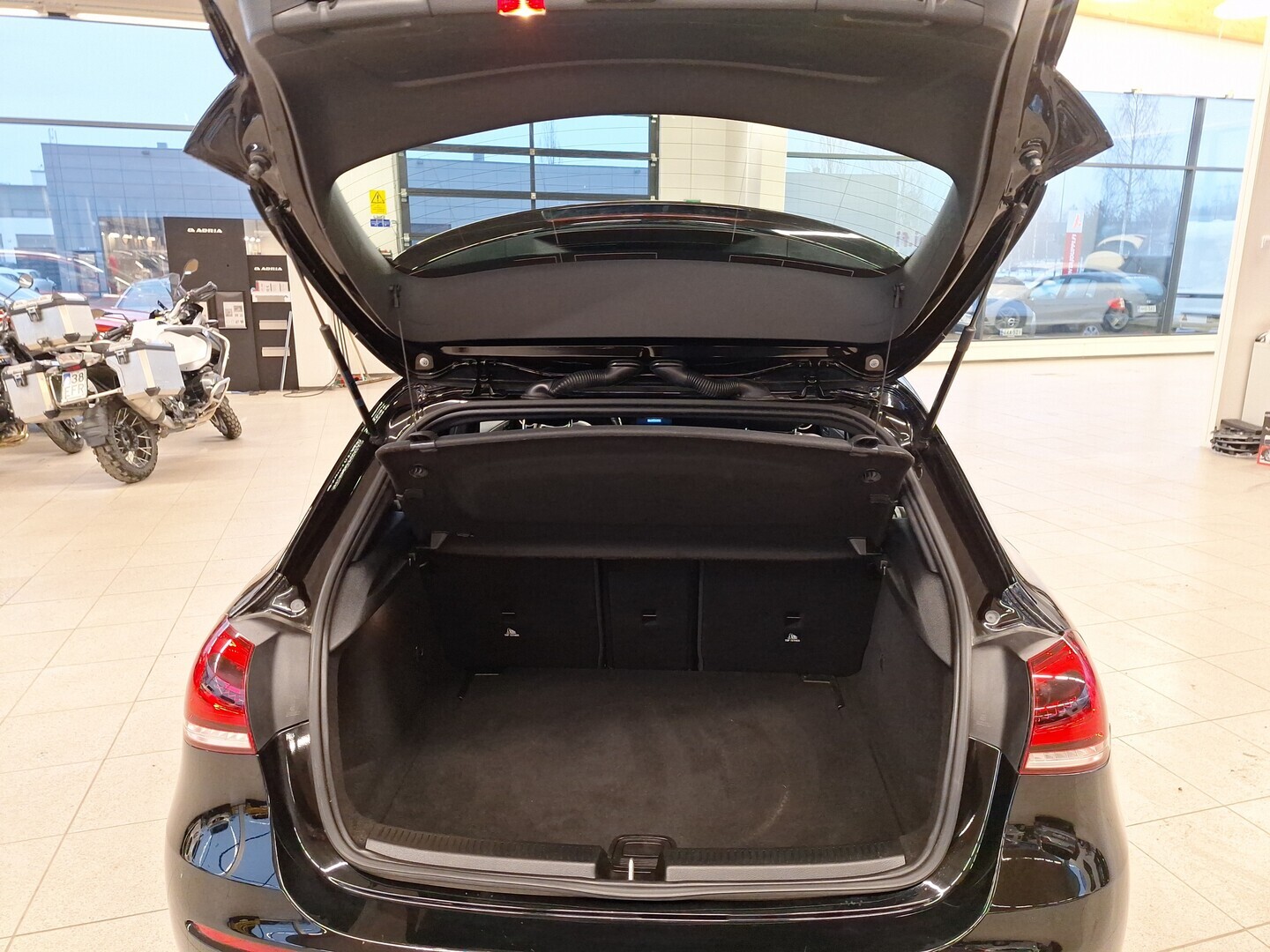 MERCEDES-BENZ A 2020