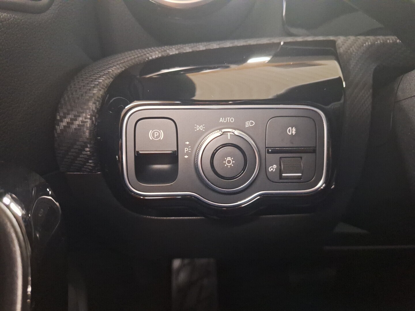 MERCEDES-BENZ A 2020