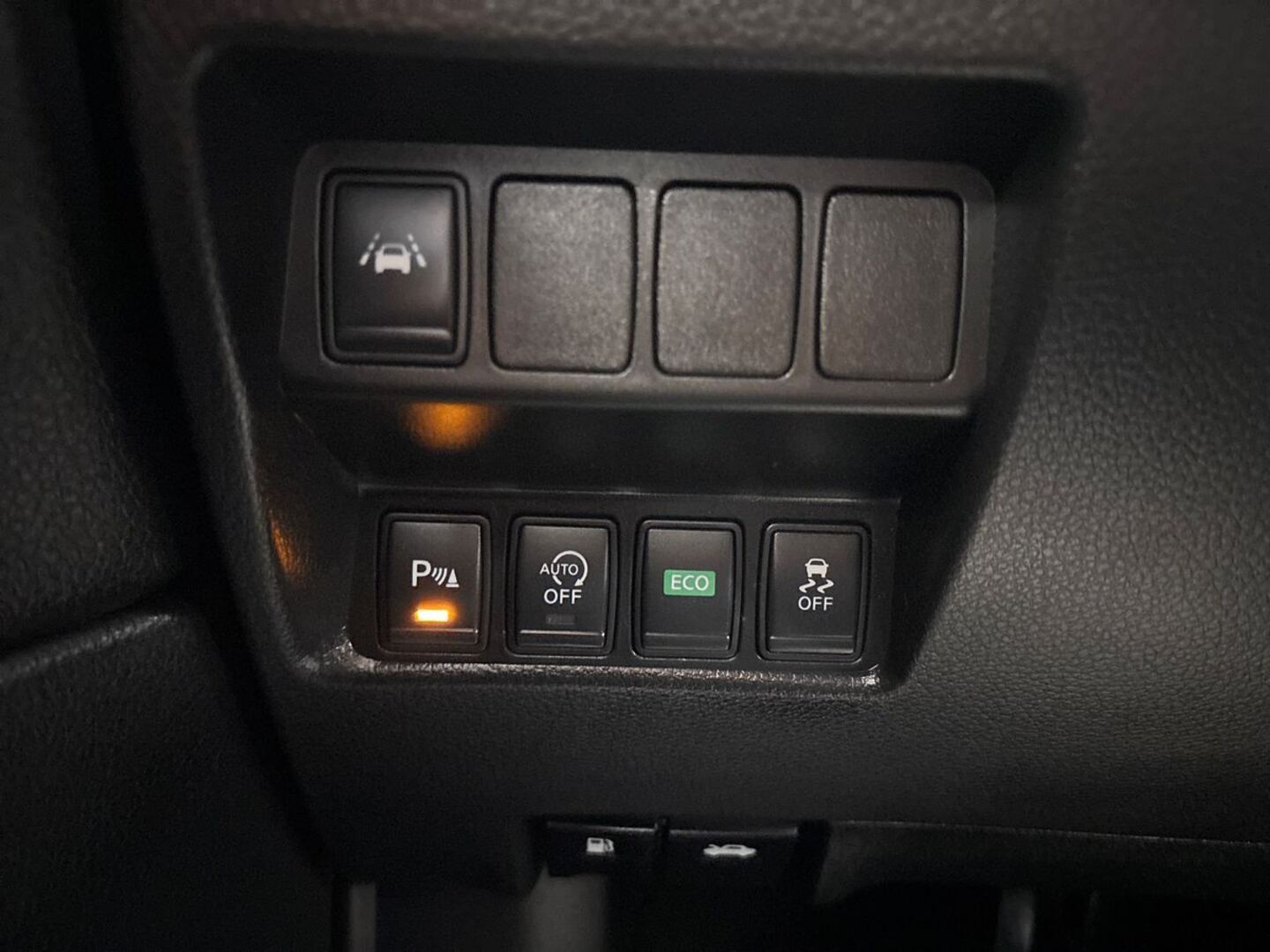 NISSAN Qashqai 2015