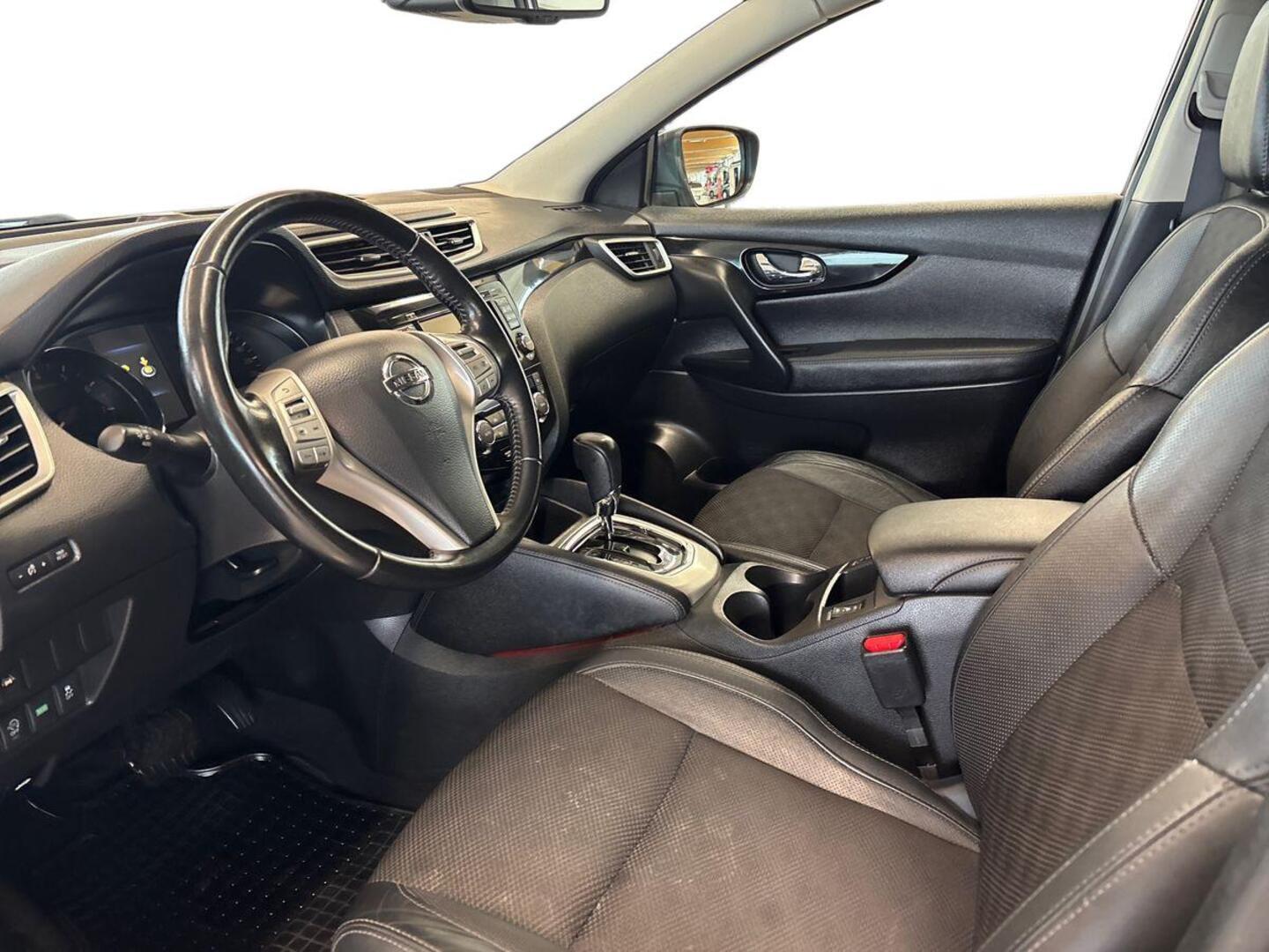 NISSAN Qashqai 2015