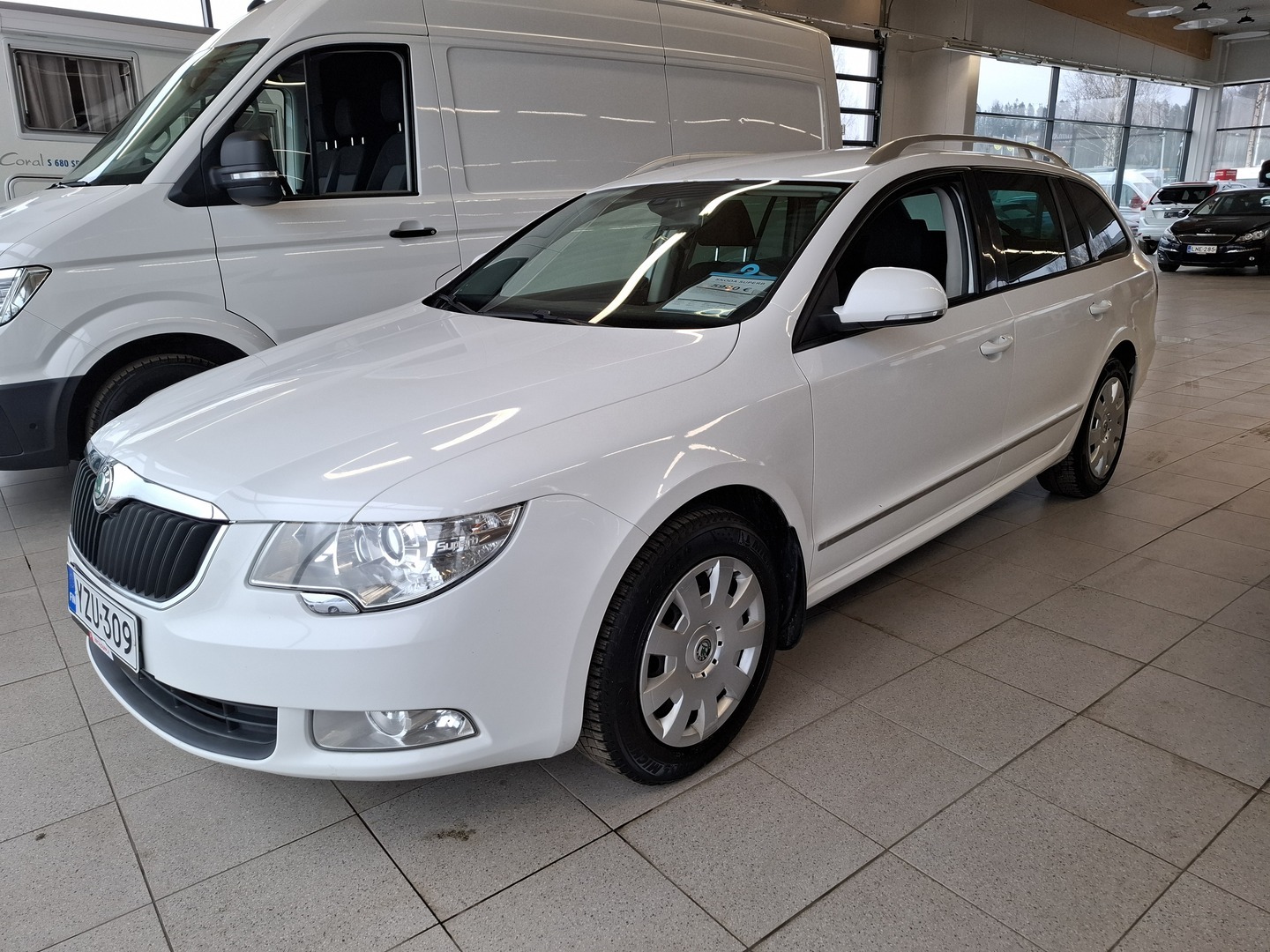 SKODA Superb 2011