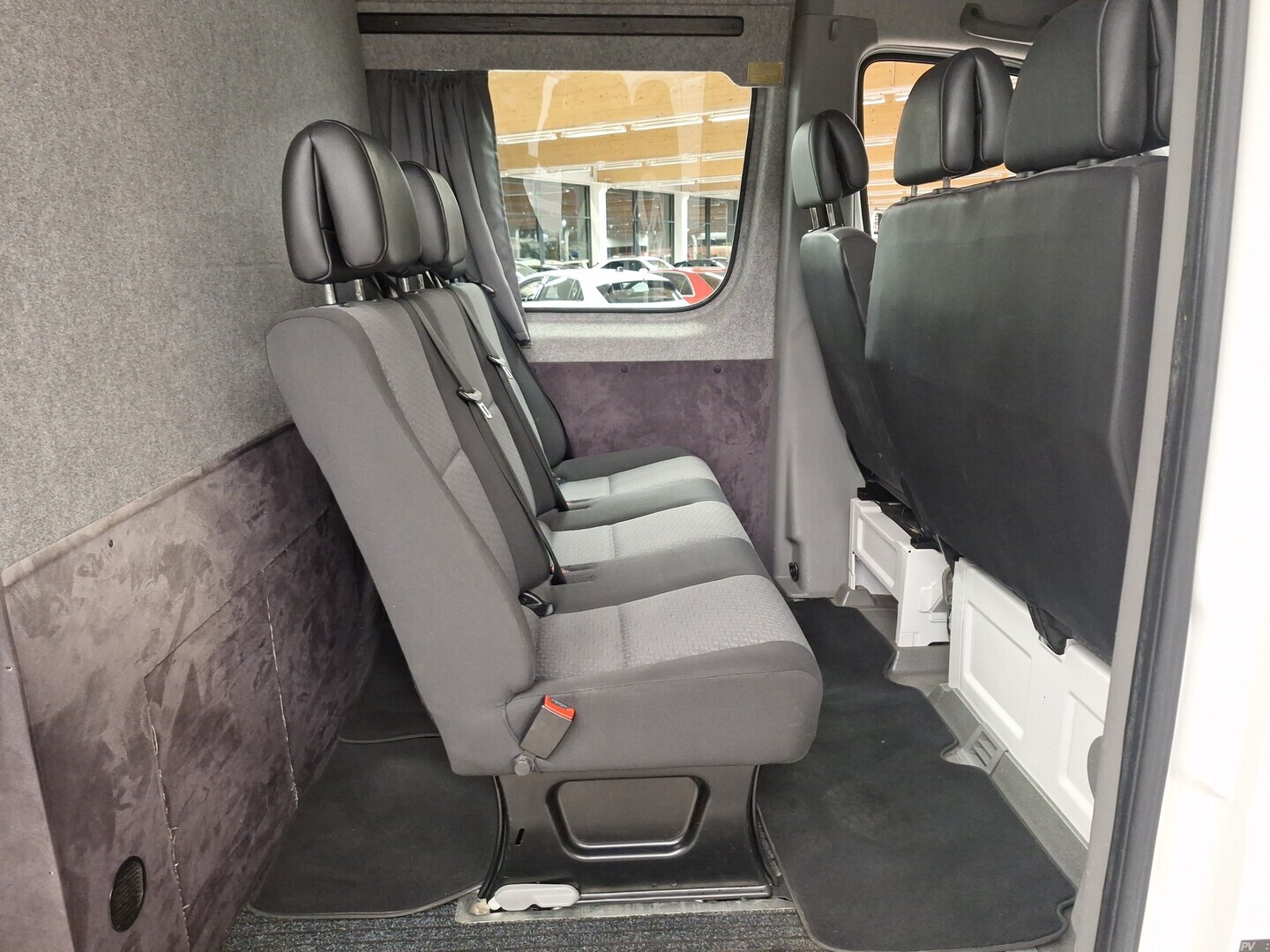 VOLKSWAGEN Crafter 2012