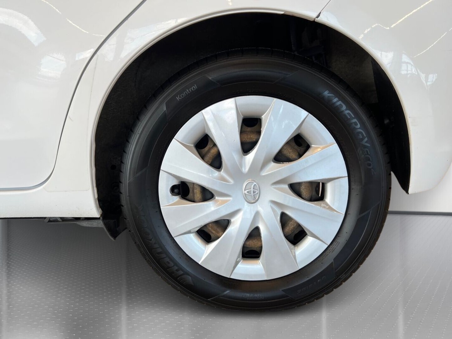 TOYOTA Yaris 2013