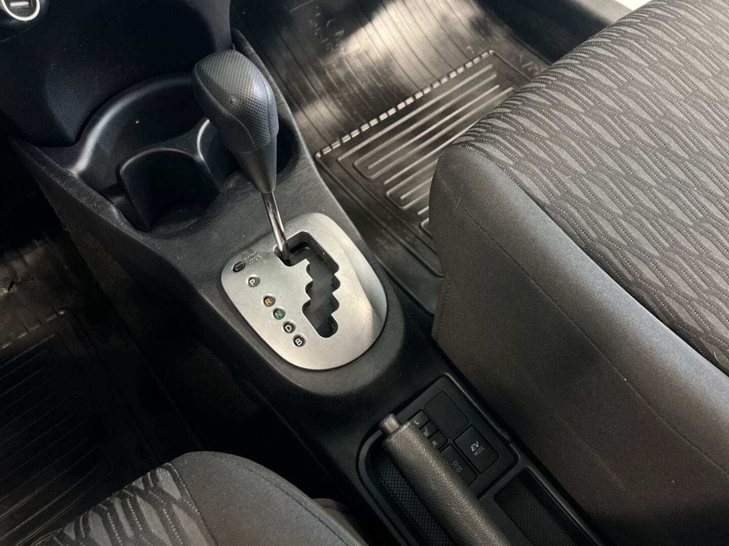 TOYOTA Yaris 2013