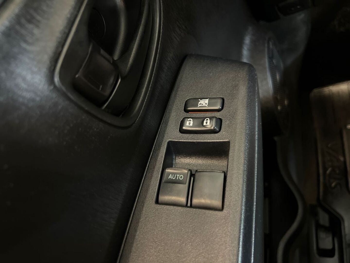 TOYOTA Yaris 2013