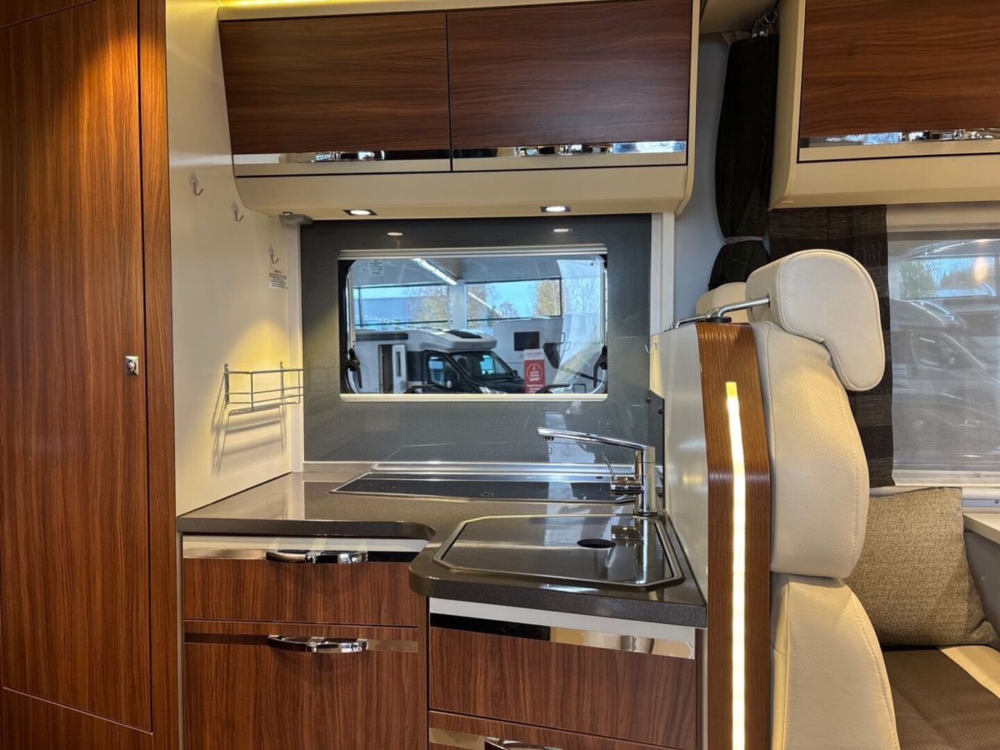 ADRIA MATRIX M 650 SF 2015