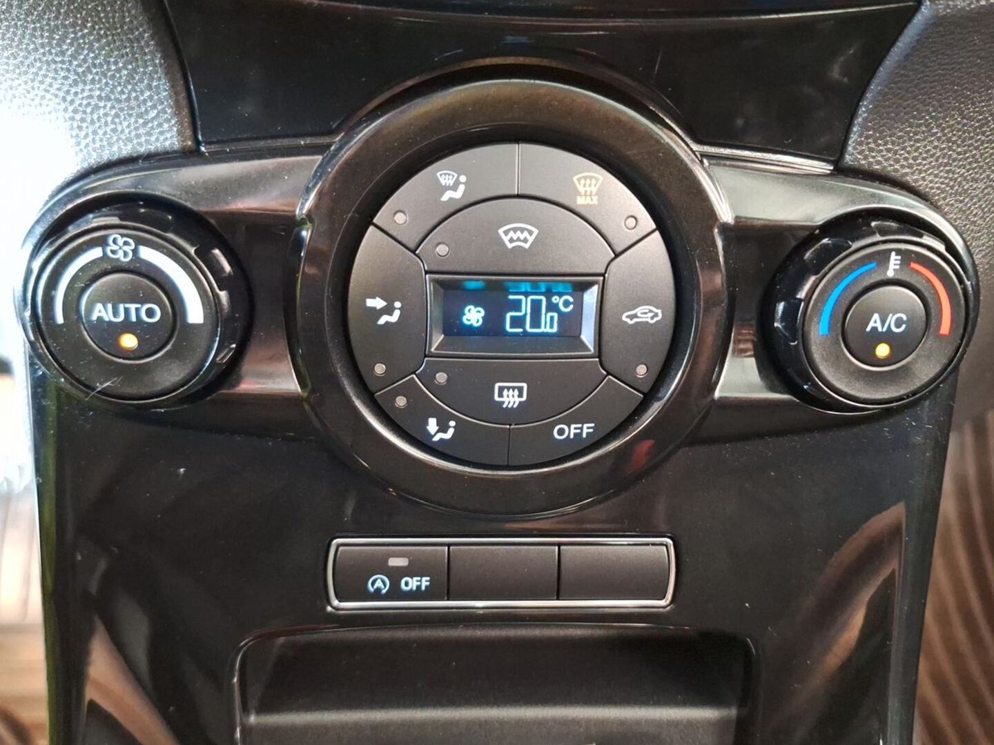 FORD Fiesta 2015