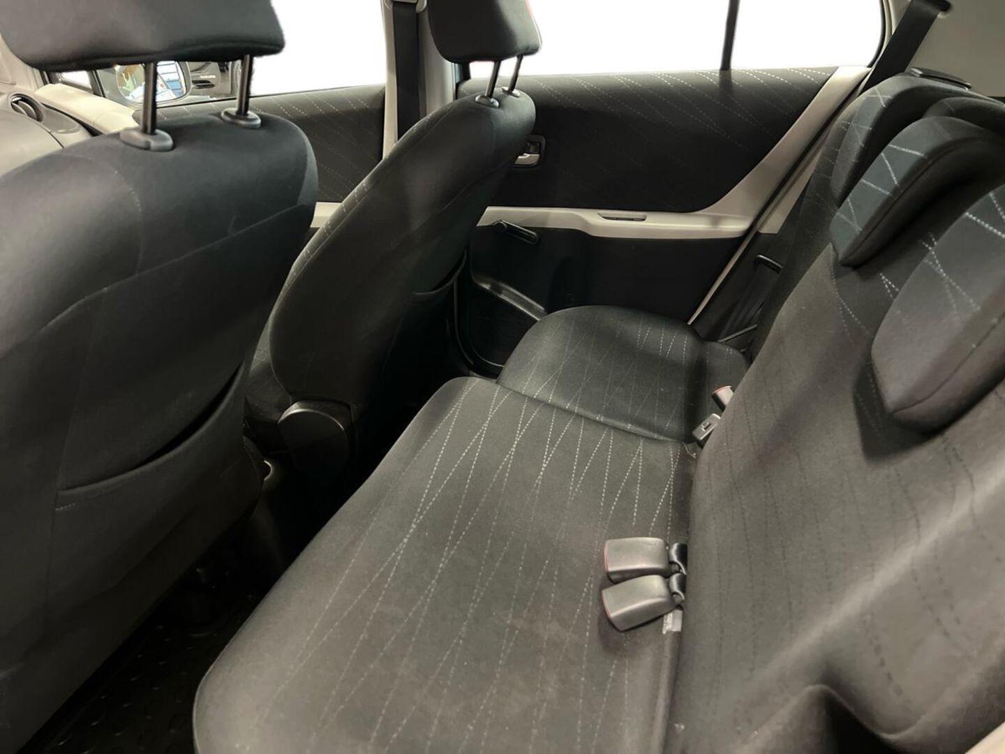 TOYOTA Yaris 2008