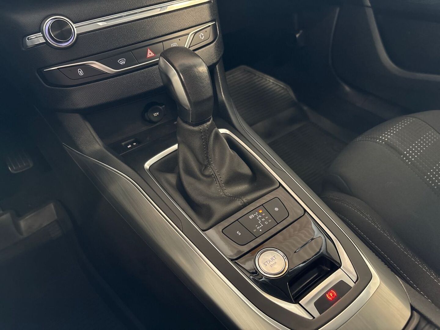 PEUGEOT 308 2017