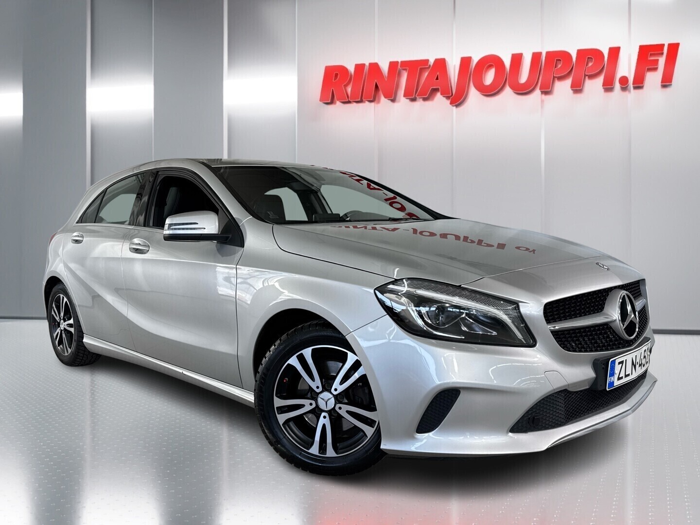 MERCEDES-BENZ A 2017
