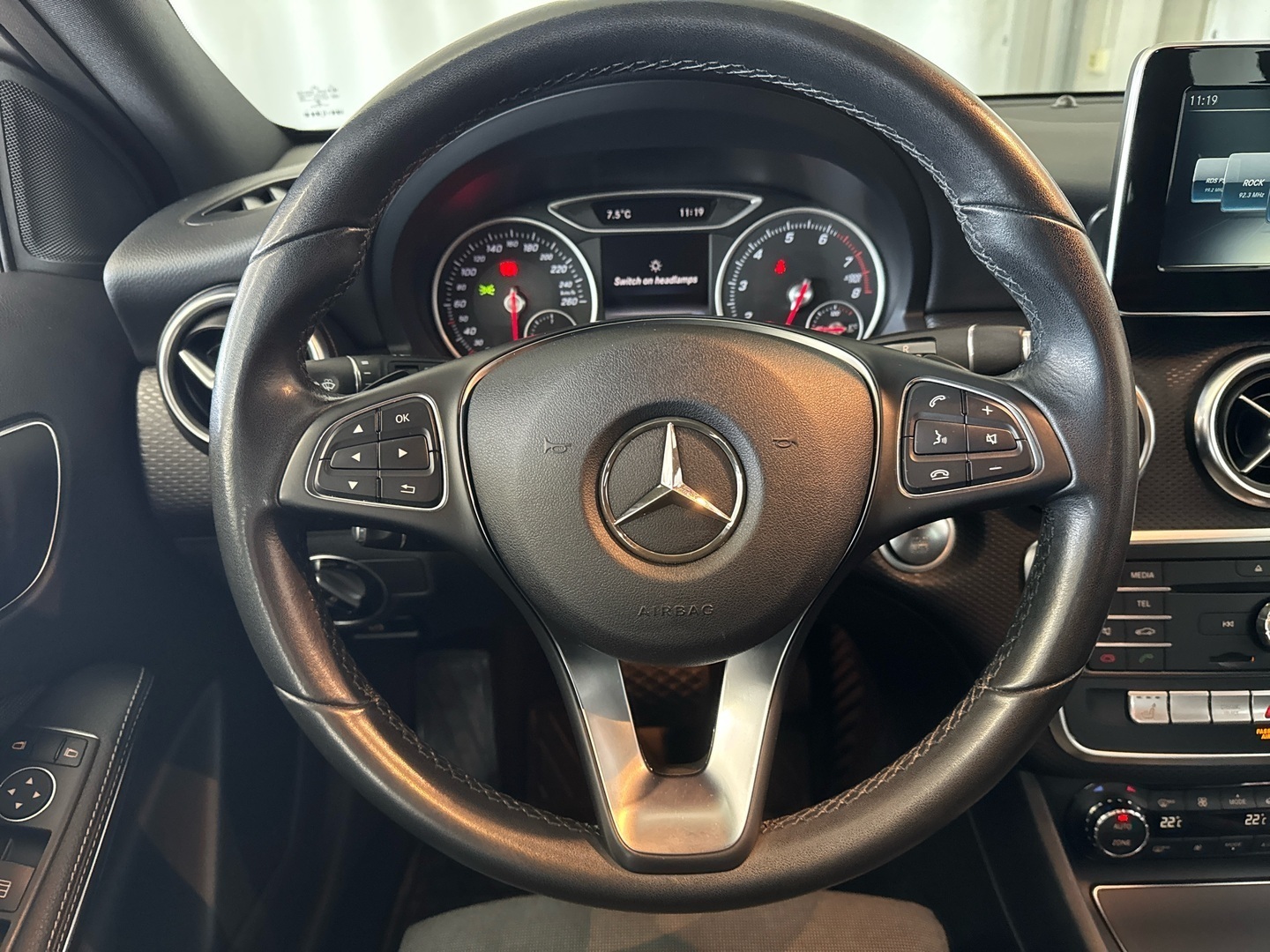 MERCEDES-BENZ A 2017