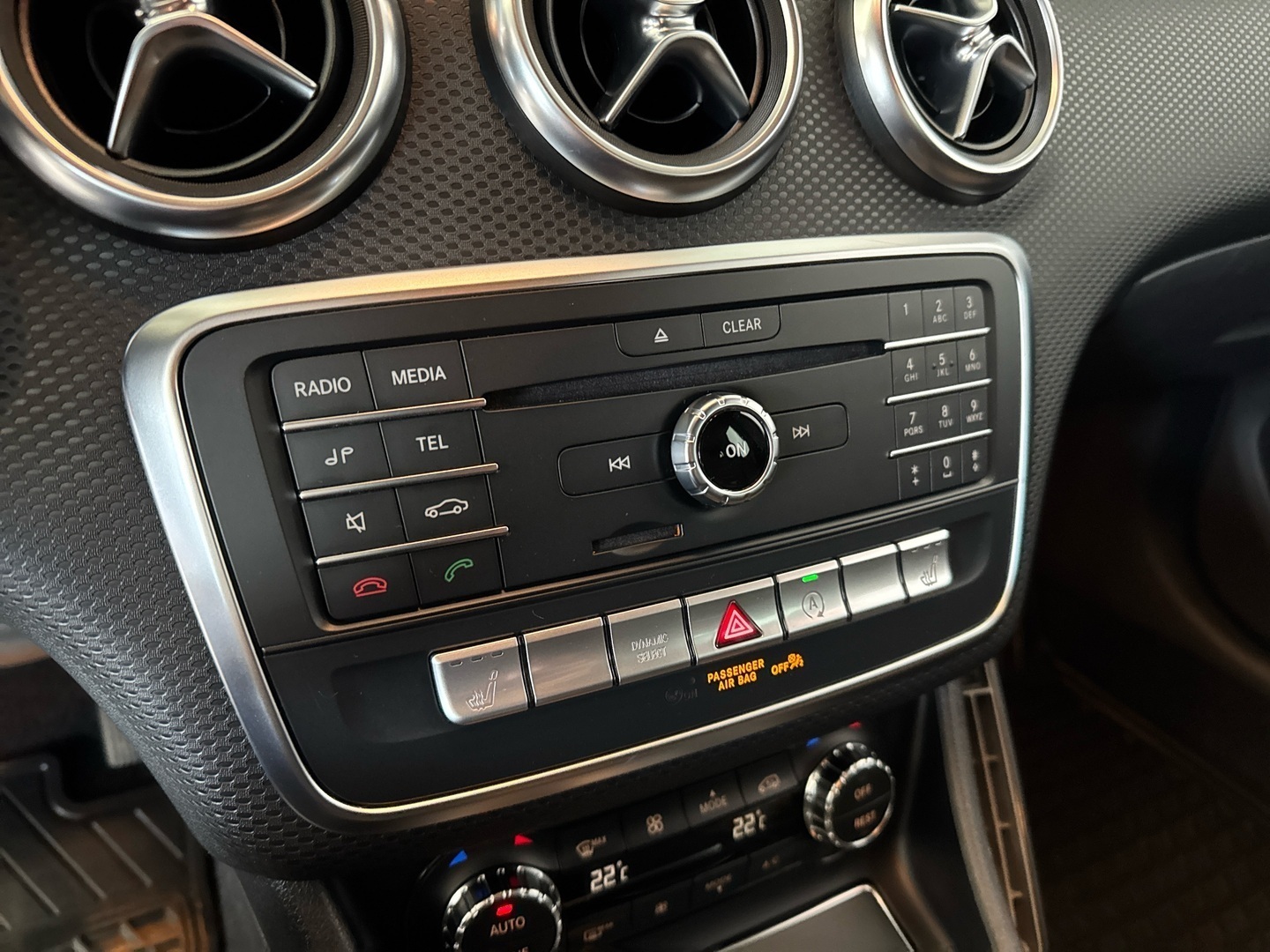MERCEDES-BENZ A 2017