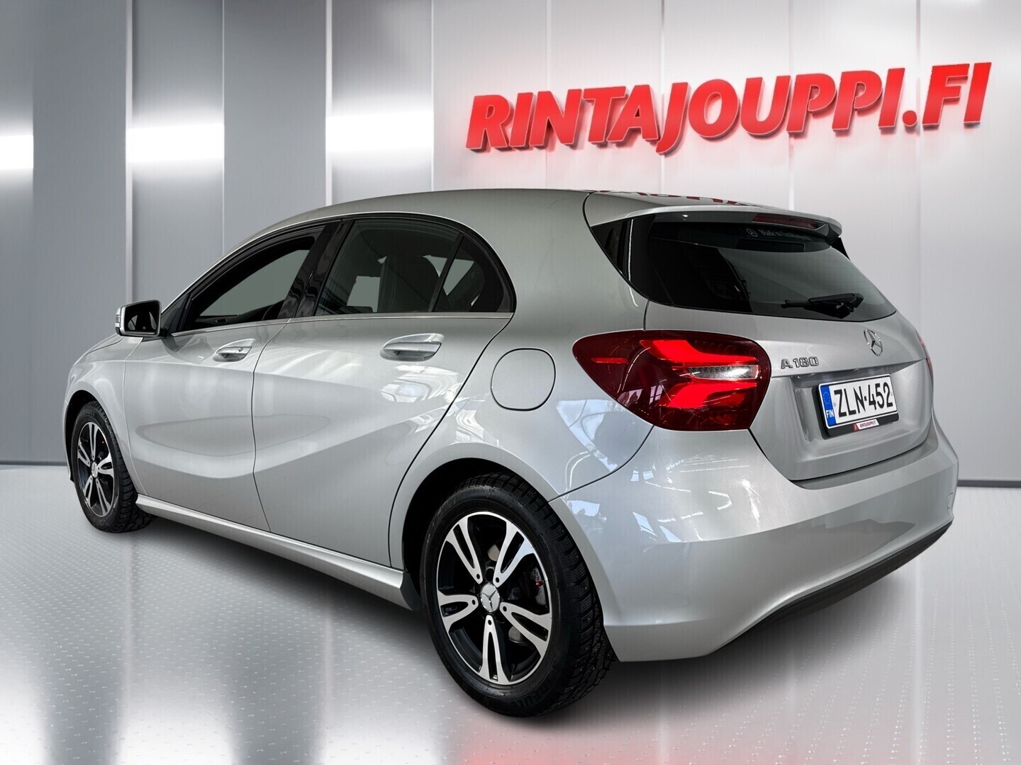MERCEDES-BENZ A 2017