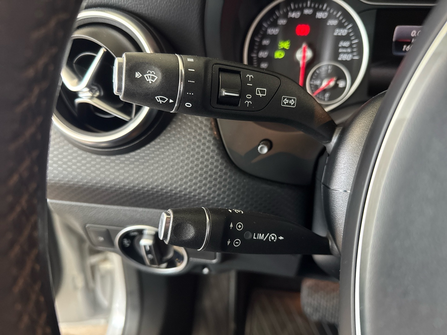 MERCEDES-BENZ A 2017