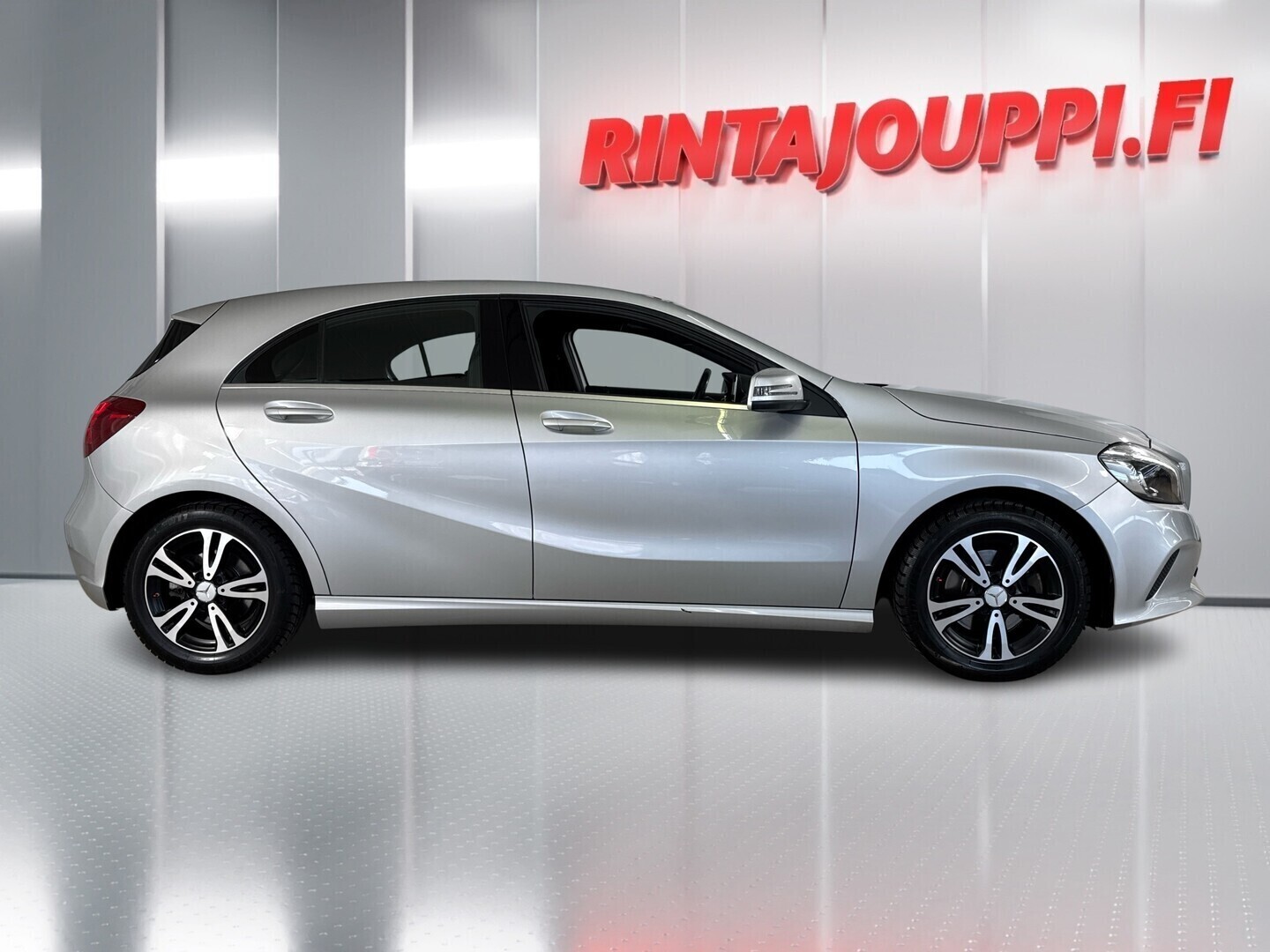 MERCEDES-BENZ A 2017