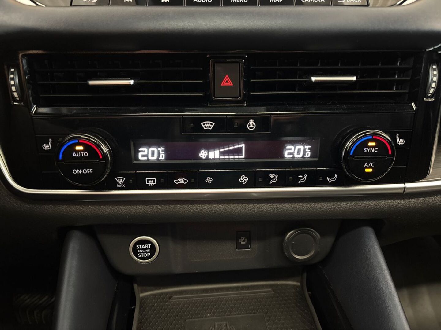 NISSAN Qashqai 2022