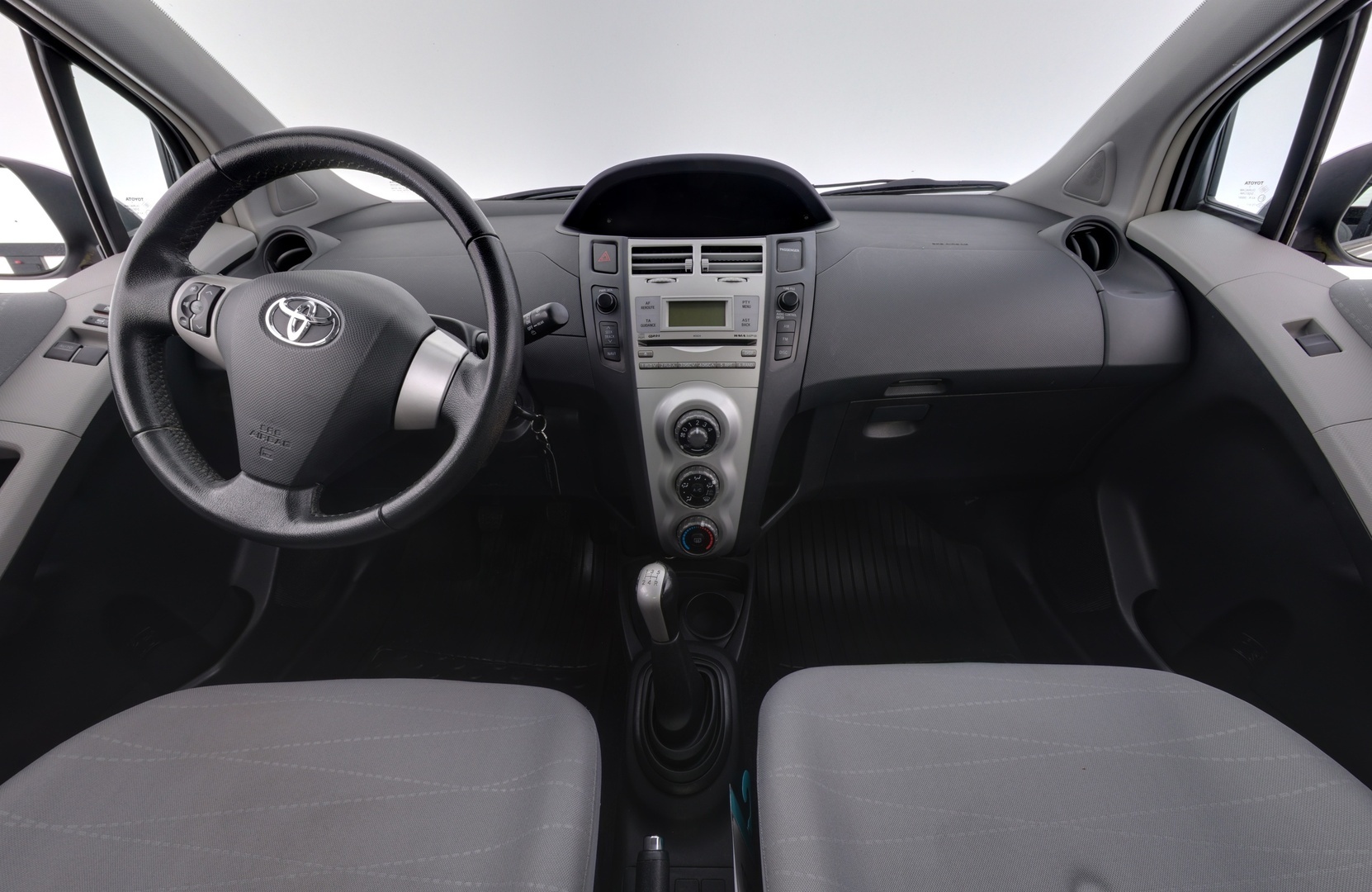 TOYOTA Yaris 2008